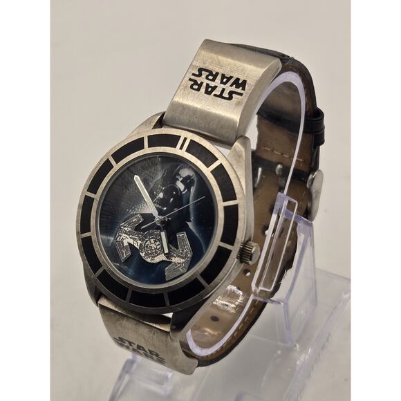 Limited Edition Fossil LI-1625 STARWARS Darth Vader Men's Silver Watch. #4930 - Picture 4 of 9